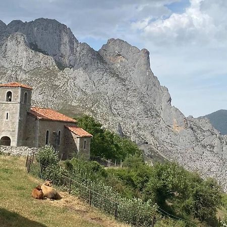Willa Casa Rustica En Dobres Con Vistas A La Montana Zewnętrze zdjęcie